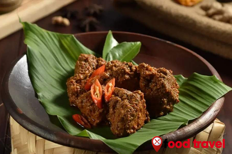 Rendang: Warisan Kuliner Minangkabau yang Mendunia