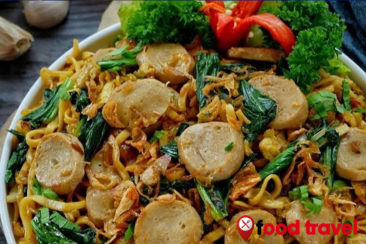 Ifume Cha Ayam: Sajian Lezat Perpaduan Mie Goreng Tionghoa