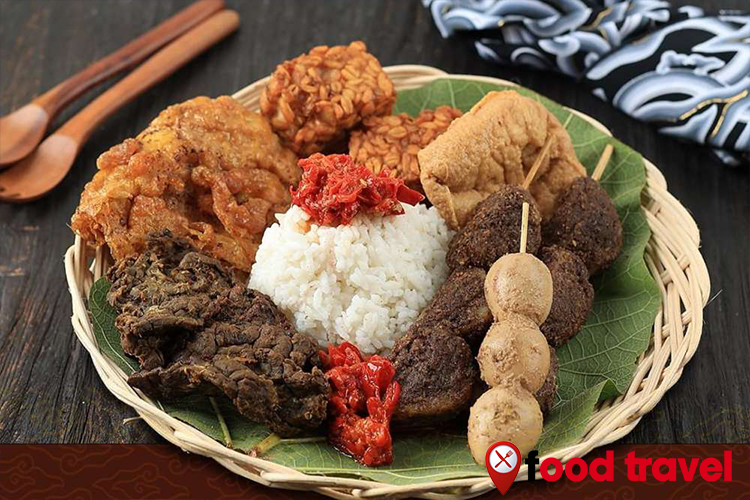 Nasi Jamblang: Legenda Kuliner Kaya Rasa dari Cirebon