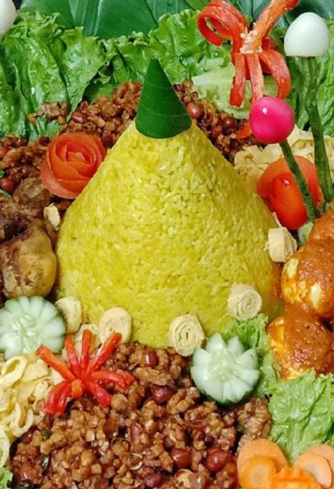 Nasi Tumpeng: Simbol Keharmonisan dalam Tradisi Indonesia