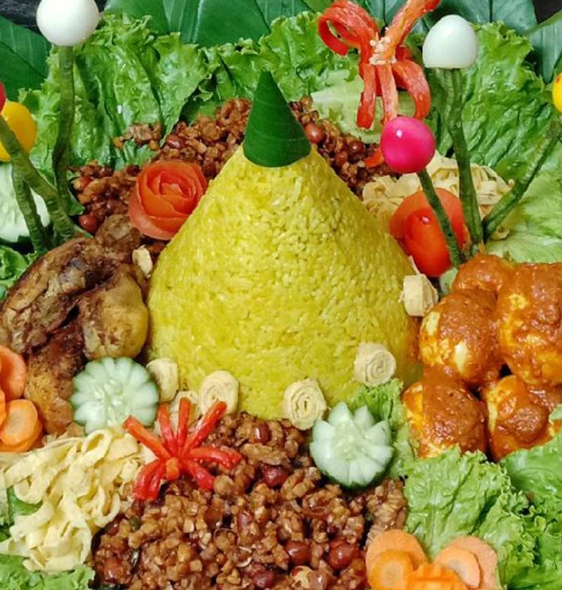 Nasi Tumpeng: Simbol Keharmonisan dalam Tradisi Indonesia