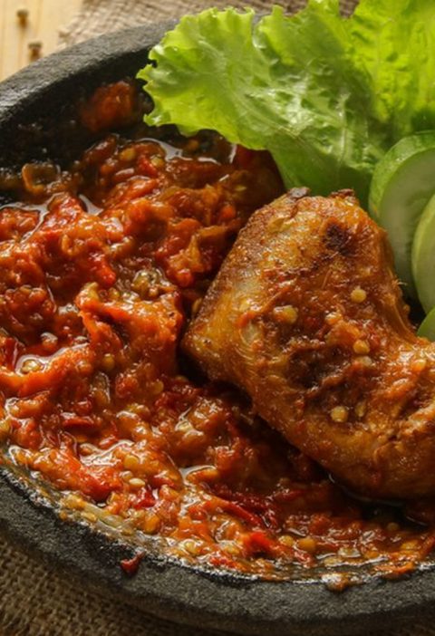 Rahasia Kelezatan Ayam Penyet: Dari Bumbu hingga Penyajian