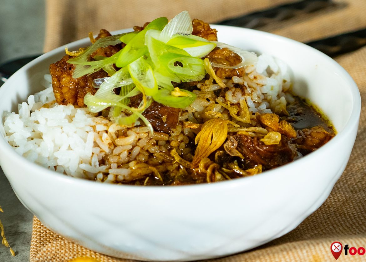 Nasi Grombyang: Keunikan Rasa yang Membuat Ketagihan