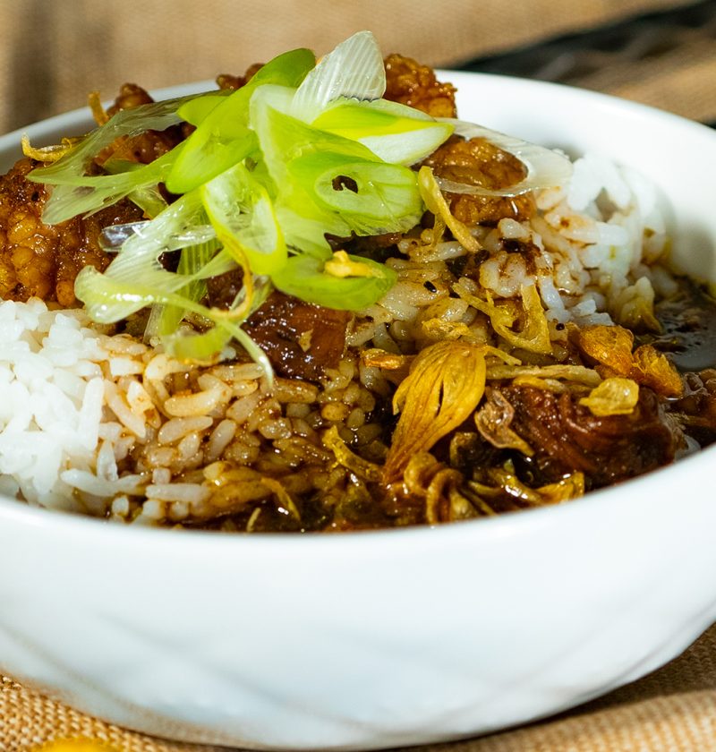 Nasi Grombyang: Keunikan Rasa yang Membuat Ketagihan